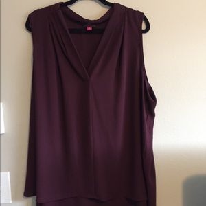 V-neck sleeveless blouse